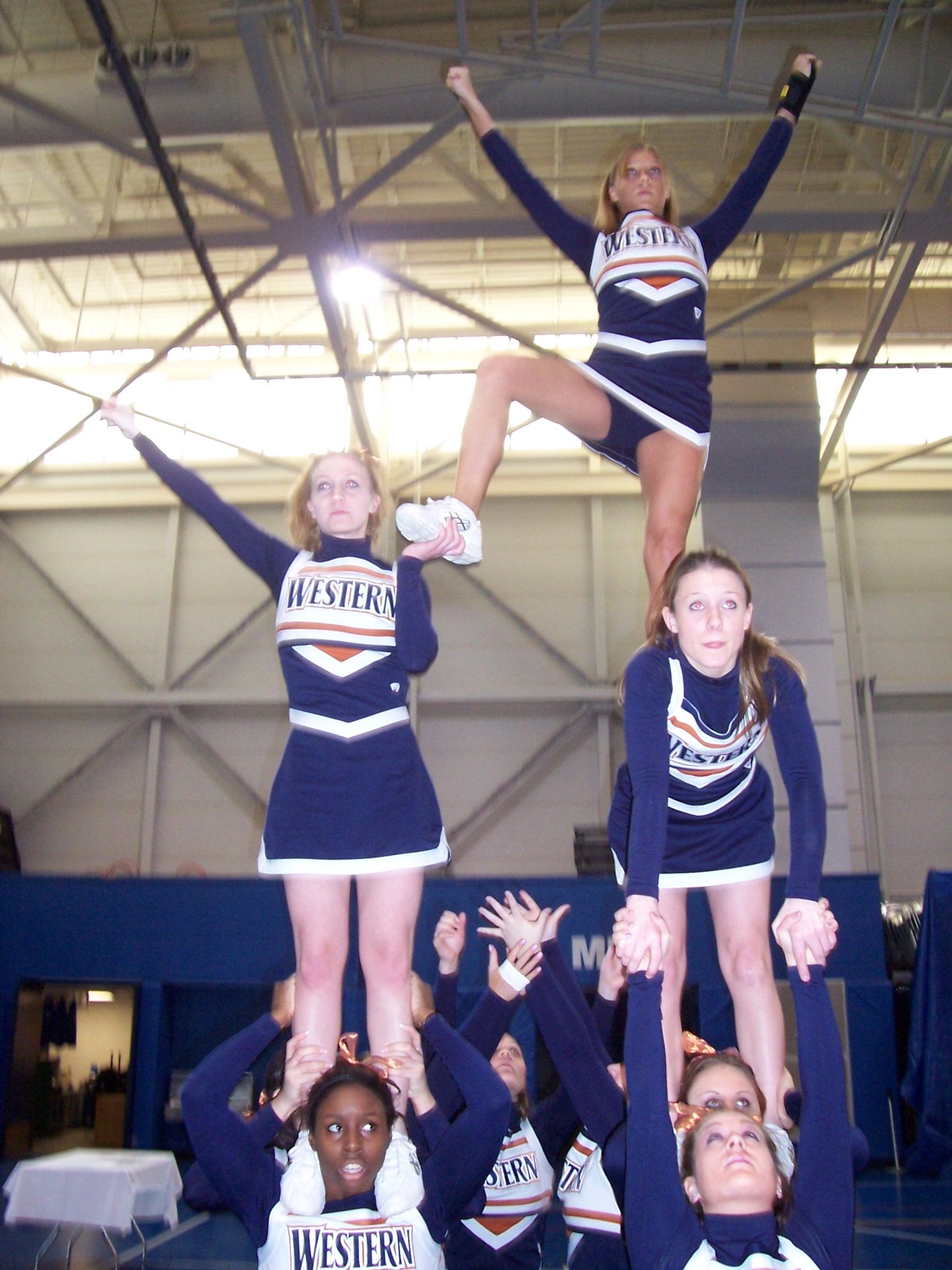 Western Connecticut State University Cheerleaders WCnn_Pretty